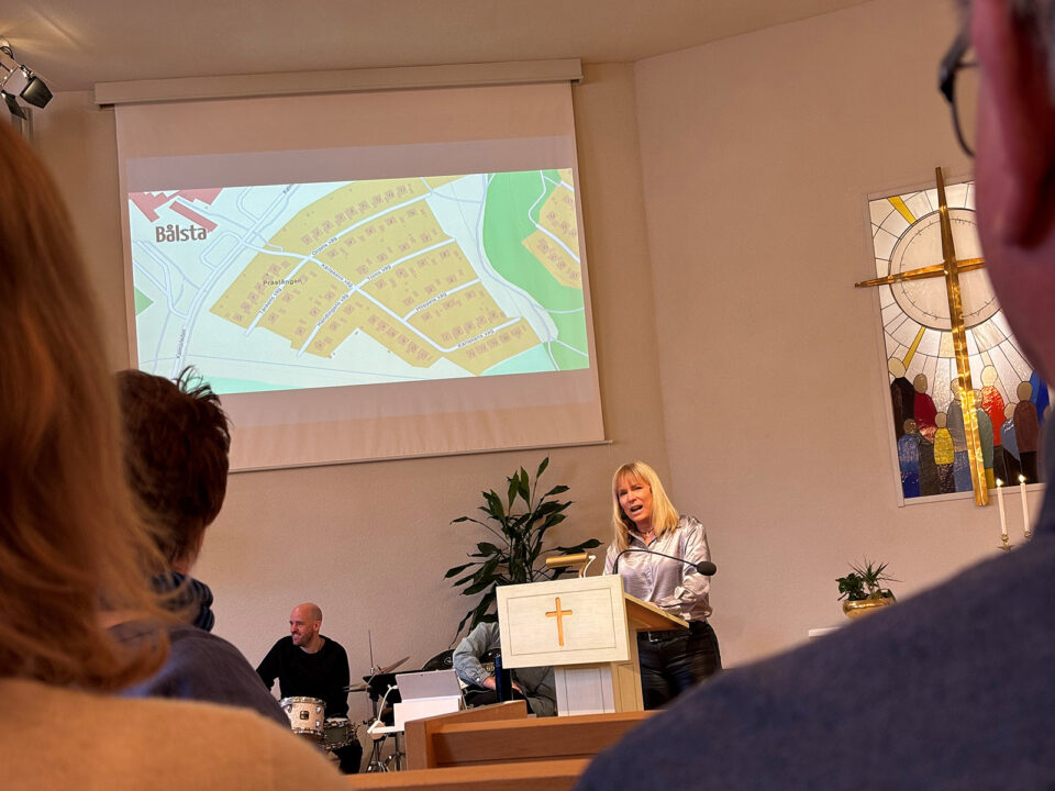 Bild på AnnaCarin Falkman som predikade på söndagens iCentrum